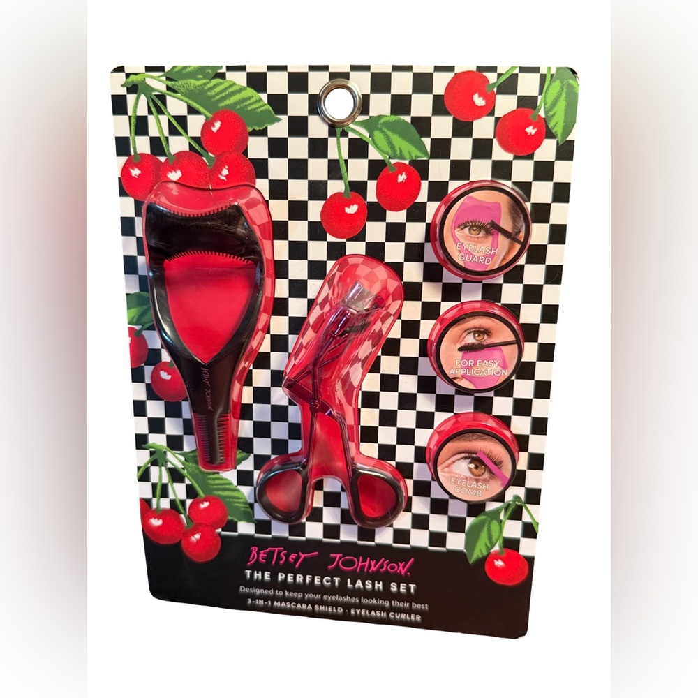 Betsey Johnson NWT 7 Pc Beauty Tool Set Body Mists, Hair Brush, Puffs etc BJ008 - Picture 6 of 16